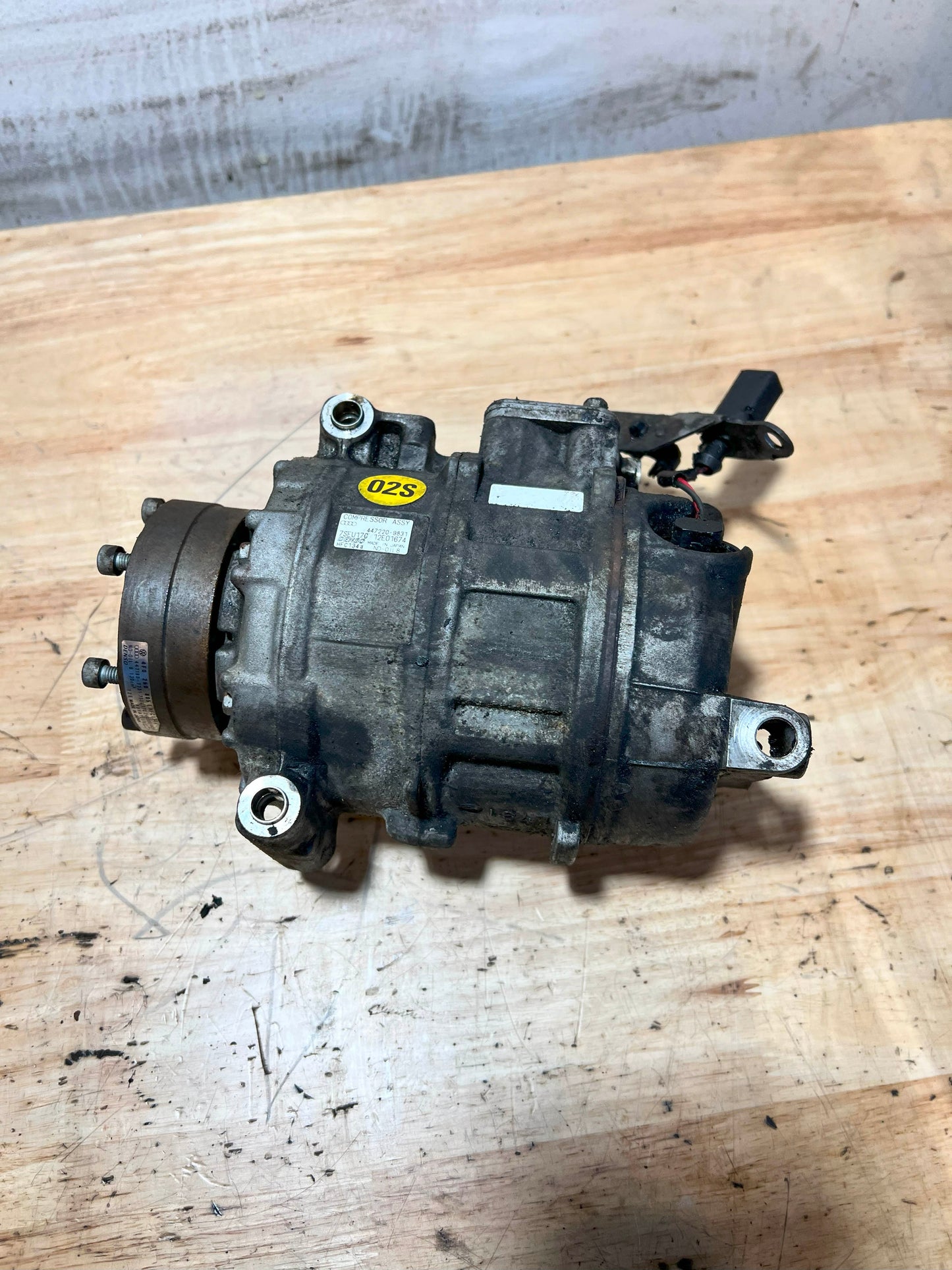 A/C Compressor Assembly Audi A4 S4 A6 RS4 S6 2004-2011 4F0260805E