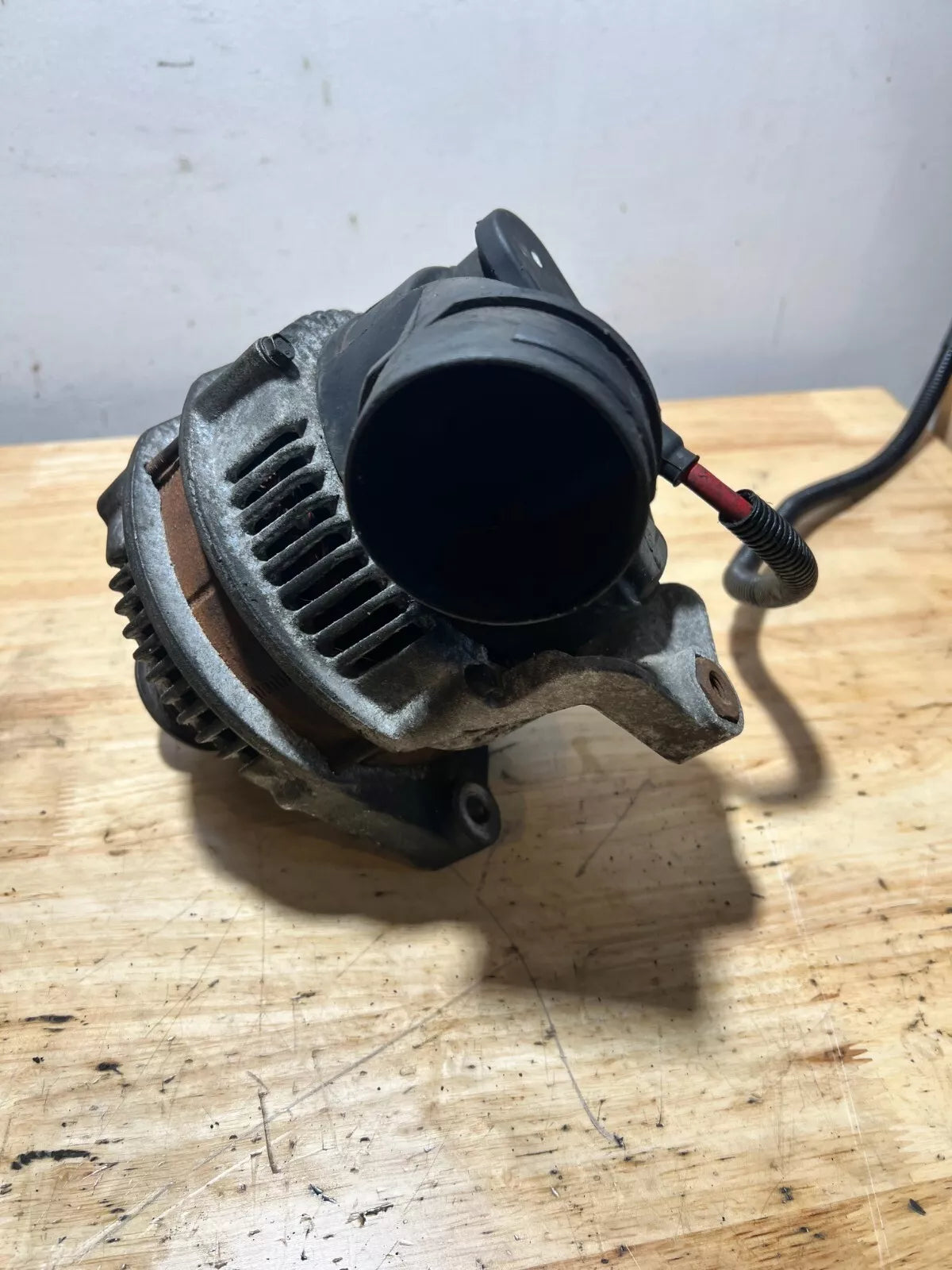 BMW z3 3 series 5 series E36 E39 Alternator OEM 12-31-7-501-690